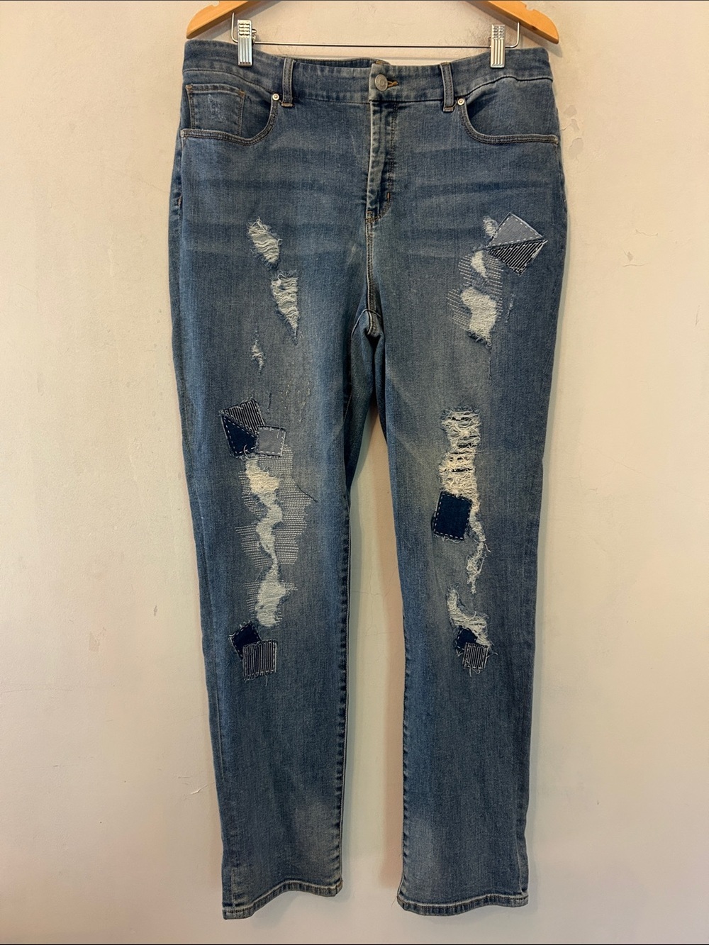 Chicos so slimming girlfriend ankle patch jeans Size 2.5 EUC